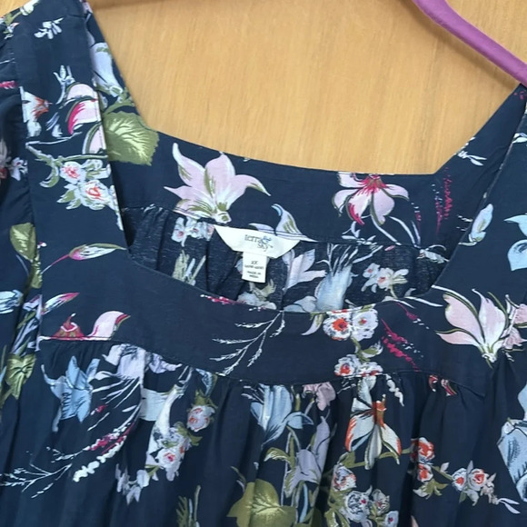 Terra & Sky- Floral Top, 3/4 Sleeves - Picture 4 of 6